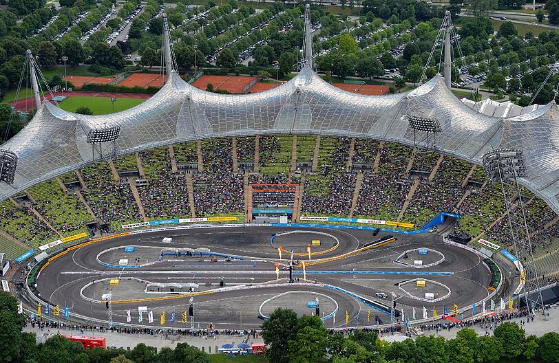 Motorsport-Party im Olympiastadion.