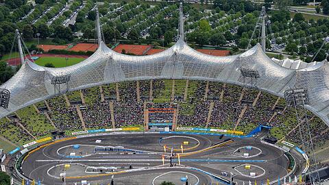 Motorsport-Party im Olympiastadion.