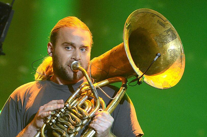 Bis zur letzten Minute liefern sich Cascada und LaBrassBanda ein Kopf-an-Kopf-Rennen beim Vorentscheid zum Eurovision Song Contest. Am Ende setzen die Zuschauer auf Pop. Die Bilder aus Hannover