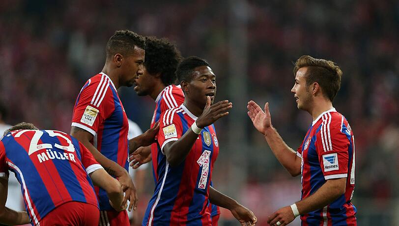 Die Bayern bejubeln Mario Götze, den Torschützen zum 1:0. Die Bayern bejubeln Mario Götze, den Torschützen zum 1:0.