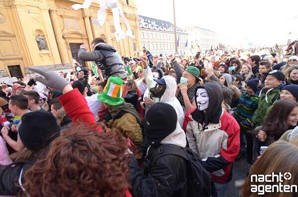 Der Flashmob auf dem Odeonsplatz. Noch mehr Bilder gibt es auf www.nachtagenten.de