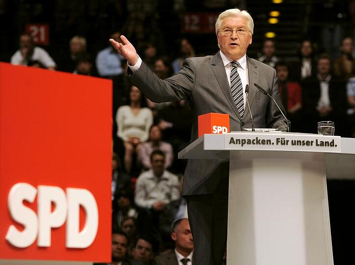 SPD-Kanzlerkandidat Frank-Walter Steinmeier spricht am Sonntag in Berlin zu Parteimitgliedern.