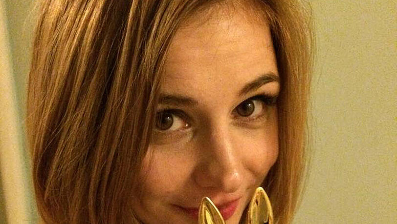 Josefine Preuß ist stolz auf ihren Bambi Josefine Preuß ist stolz auf ihren Bambi