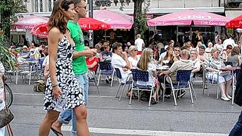 Eine Münchner Top-Adresse: Die Leopoldstraße in Schwabing.
