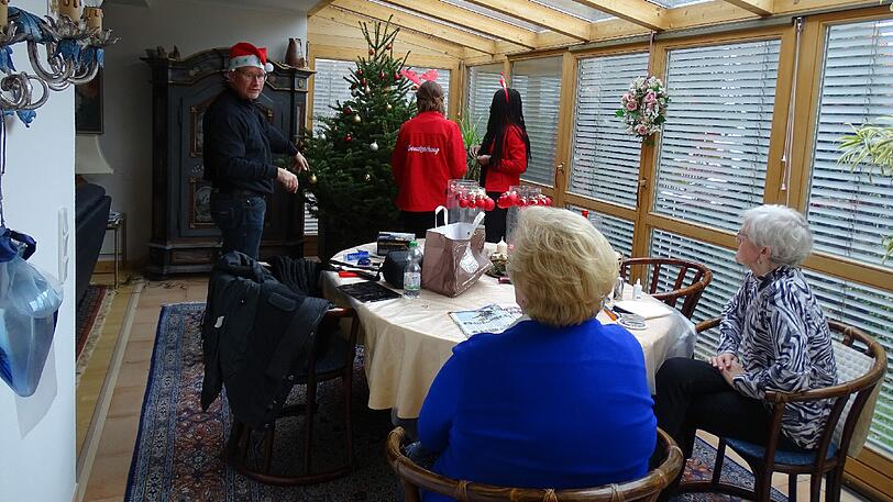 Die große Christbaumverlosung der Abendzeitung war ein voller Erfolg! Wir zeigen Ihnen die schönsten Fotos unserer Aktion 'AZ schmückt...'.