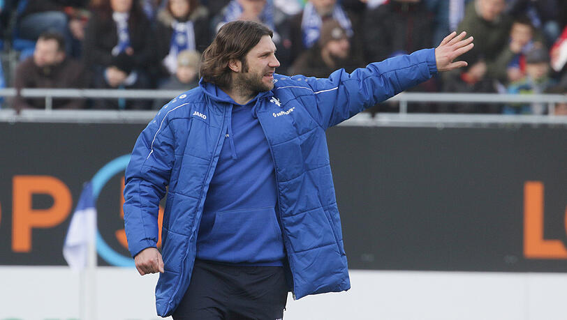 Trainer Frings vom Bundesligisten Darmstadt. Trainer Frings vom Bundesligisten Darmstadt.