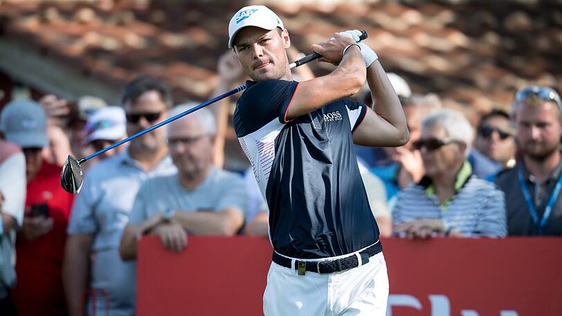 Der deutsche Golfprofi Martin Kaymer spielt während der ersten Runde.