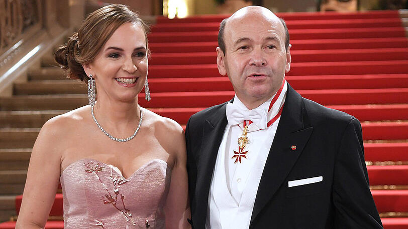 Maria Großbauer, Organisatorin des Opernballs, und Dominique Meyer, Direktor der Wiener Staatsoper.