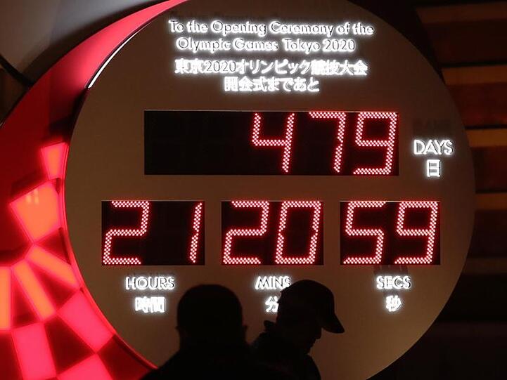 Eine Countdown-Uhr in Tokio zeigt die Anzahl der verbleibenden Tage bis zu den Olympischen Spielen 2021 an.