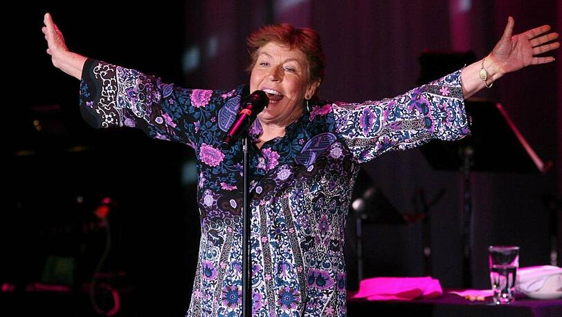 Helen Reddy während eines Auftritts im Jahr 2014 Helen Reddy während eines Auftritts im Jahr 2014