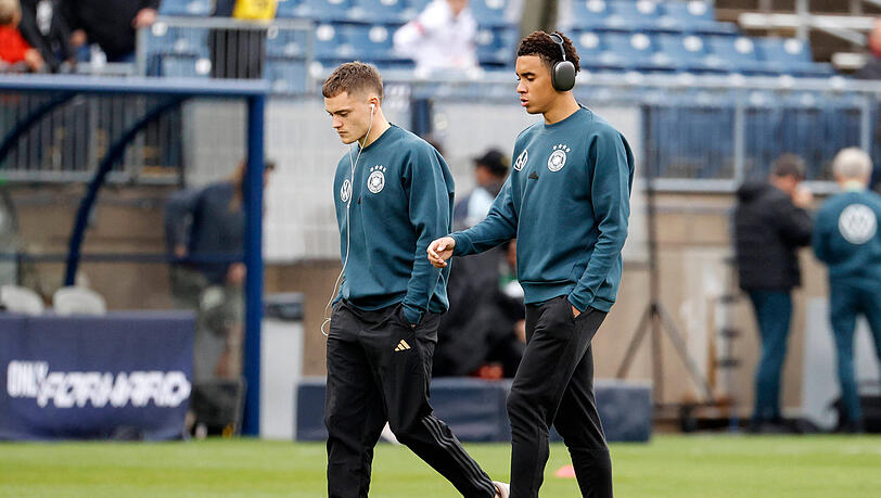 Bereits im kommenden Sommer könnte Bewegung in den Poker um Florian Wirtz (l.) kommen. Bereits im kommenden Sommer könnte Bewegung in den Poker um Florian Wirtz (l.) kommen.