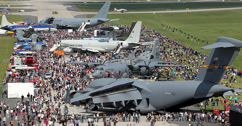 Bei der Internationalen Luft - und Raumfahrtausstellung in Berlin werden rund 230.000 Besucher erwartet.