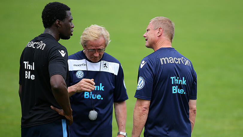 Ein erstes Gespräch auf dem Platz: Rodnei (l.) mit Reha-Trainer Hans Baudisch und Chef-Coach Torsten Fröhling. Ein erstes Gespräch auf dem Platz: Rodnei (l.) mit Reha-Trainer Hans Baudisch und Chef-Coach Torsten Fröhling.