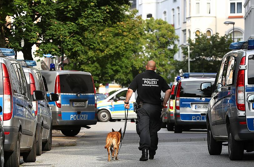 Die Marzipanherzen waren mit einer Substanz versetzt worden, die gesundheitliche Beschwerden auslösen kann. Foto: Christian Charisius