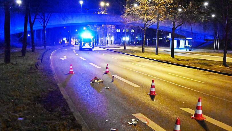 Bei einem Verkehrsunfall mit Fahrerflucht wurde eine Fu&szlig;g&auml;ngerin schwer verletzt