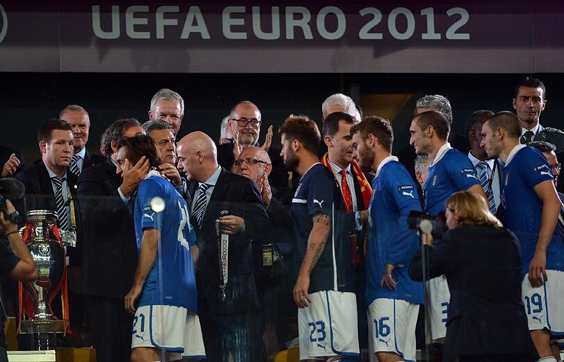 Jubel bei den Spaniern - Entsetzen bei den Italienern. Die Bilder nach dem 4:0-Endspielerfolg der Del Bosque-Elf.