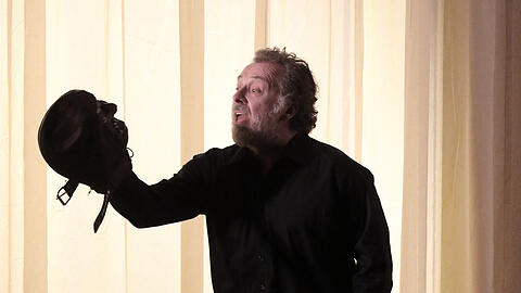 Ein Hauch von Hamlet: Christian Gerhaher als Don Alfonso im Nationaltheater.