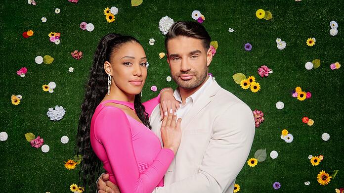 Das Reality-Pärchen Aleks Petrovic und Vanessa Nwattu ist 2023 beim Sommerhaus der Stars zu sehen.