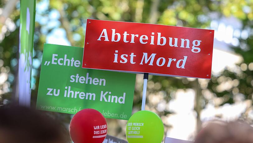 Abtreibungsgegner dürfen auch in der Nähe von Beratungsstellen demonstrieren - wenn sie nicht überziehen. (Archivbild)