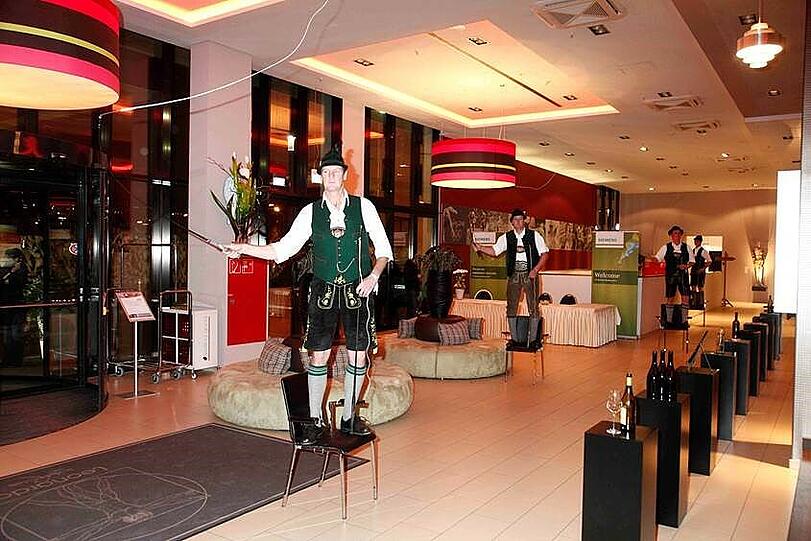 Daniel Fendler präsentiert seine neue Trachten-Kollektion in München: Die Bilder