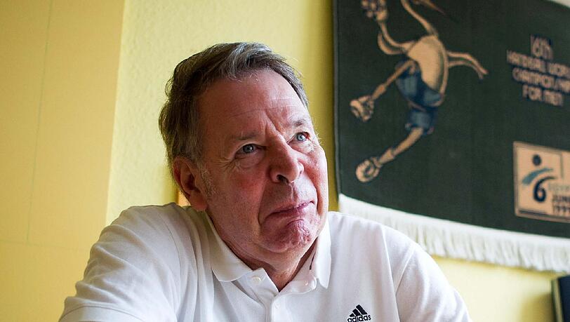 Ex-Handball-Nationalspieler Joachim Deckarm sitzt seit einem schweren Sportunfall im Rollstuhl.