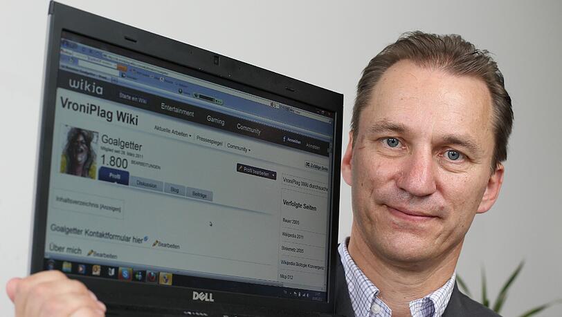 Ein Plagiatsjäger und seine Jagdwaffe: Martin Heidingsfelder, Gründer der Plagiatsplattform Vroniplag Wiki, fordert die Aberkennung des Doktortitels der Verteidigungsministerin. Ein Plagiatsjäger und seine Jagdwaffe: Martin Heidingsfelder, Gründer der Plagiatsplattform Vroniplag Wiki, fordert die Aberkennung des Doktortitels der Verteidigungsministerin.