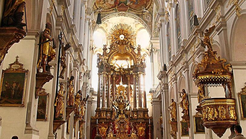 Im Alten Peter findet am Donnerstag wieder das kostenlose Adventskonzert statt. Im Alten Peter findet am Donnerstag wieder das kostenlose Adventskonzert statt.