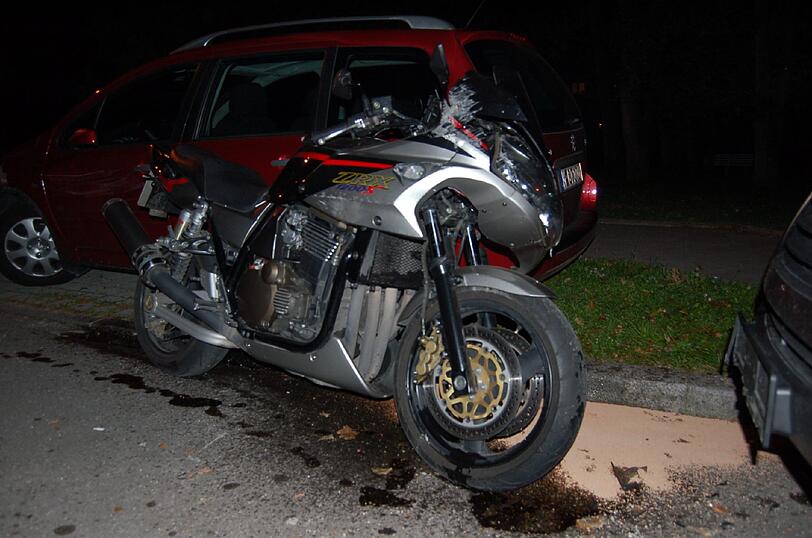 Schwer beschädigt: Das blieb vom Motorrad übrig