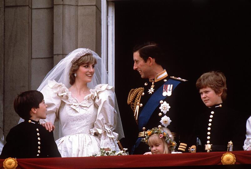 Ein Rückblick auf das bewegte Leben von Prinzessin Diana. Der Tod von Prinzessin Diana ist 15 Jahre her, doch im öffentlichen Bewusstsein geht ihre Geschichte weiter.