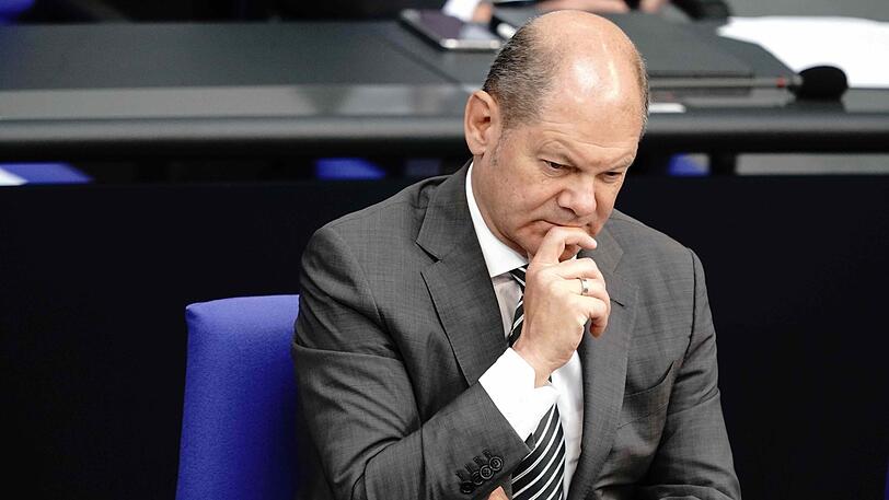 Bundesfinanzminister Olaf Scholz (SPD) während einer Sondersitzung des Deutschen Bundestages.