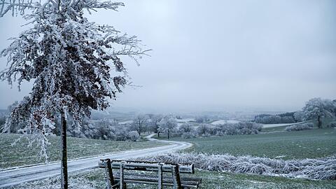 Frostig wird es &uuml;ber Weihnachten - und im S&uuml;den f&auml;llt doch ein wenig Schnee.