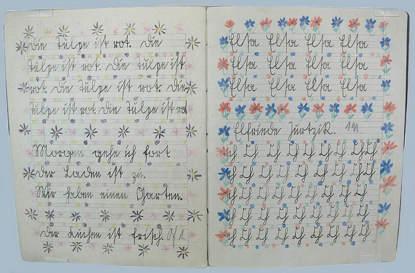 Dokumente in Sütterlin Schrift, wie diese Schreibübungen in einem Berliner Schulheft aus dem Jahr 1929, können heute nicht mehr viele  Menschen entziffern. Das Stadtarchiv bietet deshalb Lesekurse.