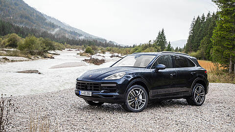 Mit einem Porsche Cayenne düste der 17-Jährige durch München (Symbolbild).