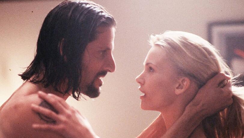Anthony Guidera und Natasha Henstridge in "Species." Anthony Guidera und Natasha Henstridge in "Species."