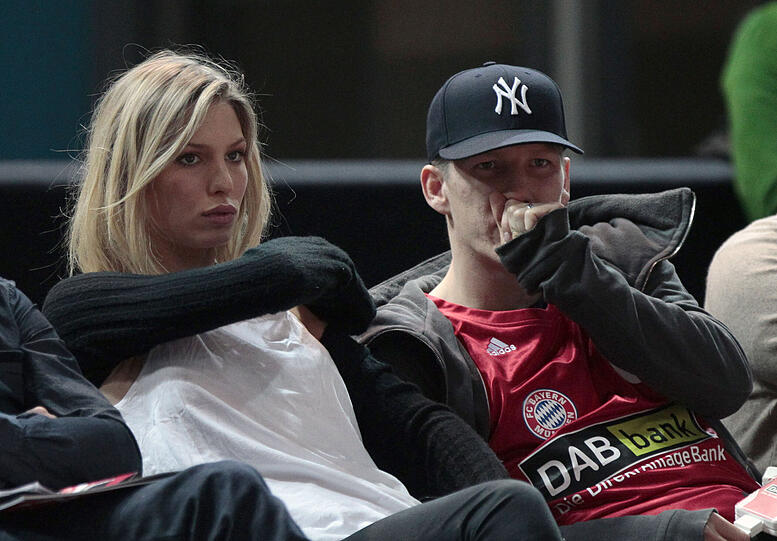 Beim Basketball, auf der Wiesn: So schön ist Sarah Brandner