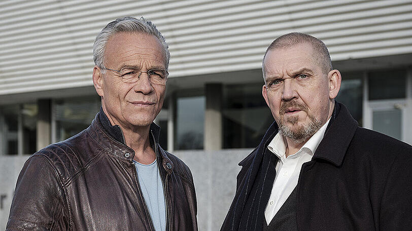"Tatort: Kein Mitleid, keine Gnade": Max Ballauf (Klaus J. Behrendt, l.) und Freddy Schenk (Dietmar Bär) suchen den Mörder eines Schülers, der das "Robert Görlinger Gymnasium" besuchte