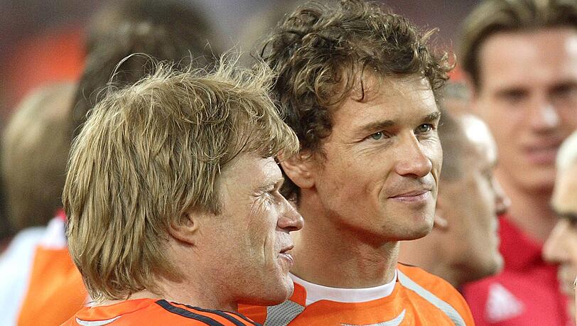 Wiederholt sich Geschichte? Bereits vor der Heim-WM 2006 ersetzte Bundestrainer Jürgen Klinsmann Torhüterikone Oliver Kahn (li.) durch Jens Lehmann. Wiederholt sich Geschichte? Bereits vor der Heim-WM 2006 ersetzte Bundestrainer Jürgen Klinsmann Torhüterikone Oliver Kahn (li.) durch Jens Lehmann.