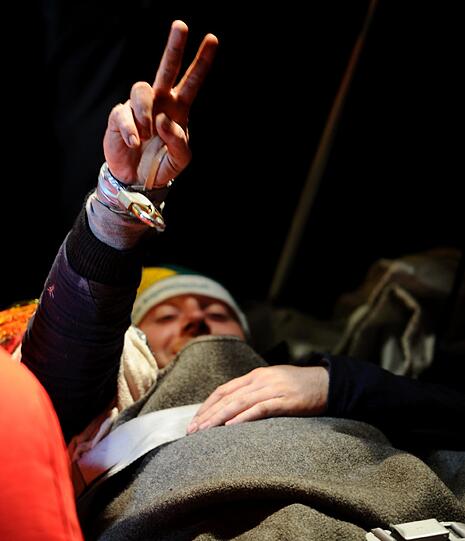 Der Castor rollt weiter, die Proteste halten an: Nach einer langen Protestnacht gegen den Castor-Transport ins niedersächsische Zwischenlager Gorleben haben Atomkraftgegner auch am Montag ihre Blockaden fortgesetzt - die Protest-Bilder der vergangenen Tage.