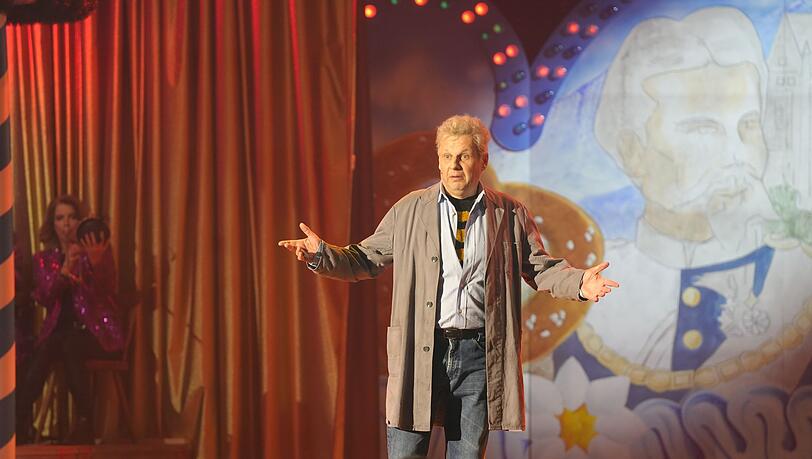 Dieter Reiter singt beim Singspiel. Dieter Reiter singt beim Singspiel.