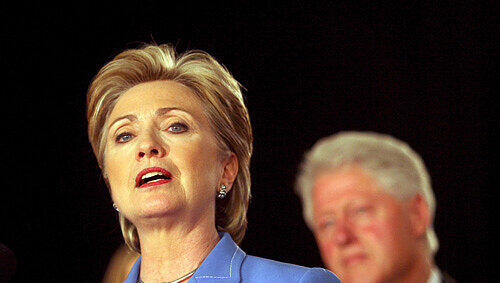 US-Außenministerin Hillary Clinton hat für die Eröffnungsfeier eine Schweigeminute in Gedenken an die Opfer der blutigen Geiselnahme 1972 in München gefordert. US-Außenministerin Hillary Clinton hat für die Eröffnungsfeier eine Schweigeminute in Gedenken an die Opfer der blutigen Geiselnahme 1972 in München gefordert.