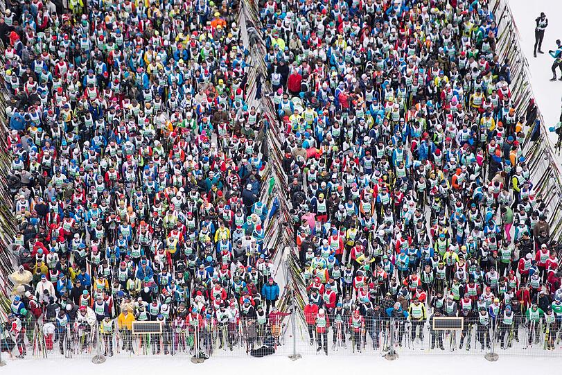 Tausende Langläufer machen beim Engadin Skimarathon mit.