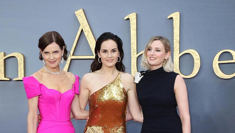 Michelle Dockery (Mitte) umrahmt von ihren "Downton Abbey"-Kolleginnen Elizabeth McGovern (links) und Laura Carmichael (rechts) Michelle Dockery (Mitte) umrahmt von ihren "Downton Abbey"-Kolleginnen Elizabeth McGovern (links) und Laura Carmichael (rechts)