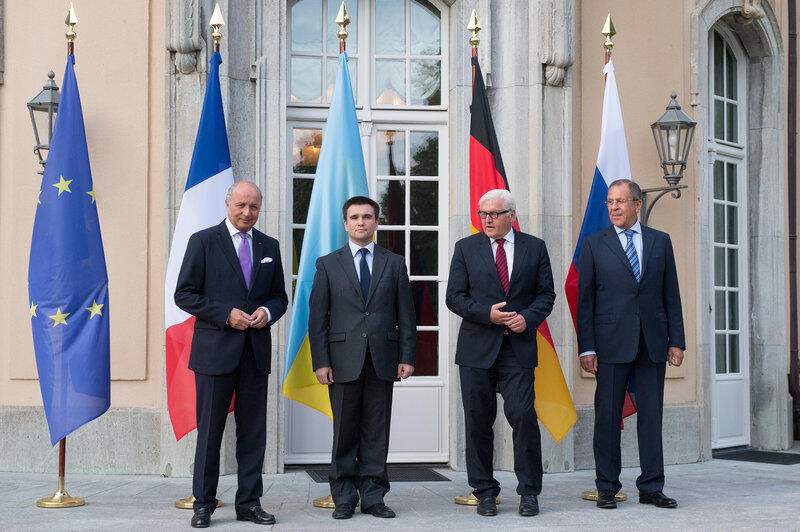 Die Außenminister Frankreichs, der Ukraine, Deutschlands und Russlands Laurent Fabius (l-r), Pawel Klimkin, Frank-Walter Steinmeier (SPD) und Sergej Lawrow treffen sich am 17.08.2014 in Berlin um zur Lage in der Ukraine zu konferieren.