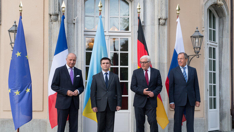 Die Außenminister Frankreichs, der Ukraine, Deutschlands und Russlands Laurent Fabius (l-r), Pawel Klimkin, Frank-Walter Steinmeier (SPD) und Sergej Lawrow treffen sich am 17.08.2014 in Berlin um zur Lage in der Ukraine zu konferieren. Die Außenminister Frankreichs, der Ukraine, Deutschlands und Russlands Laurent Fabius (l-r), Pawel Klimkin, Frank-Walter Steinmeier (SPD) und Sergej Lawrow treffen sich am 17.08.2014 in Berlin um zur Lage in der Ukraine zu konferieren.