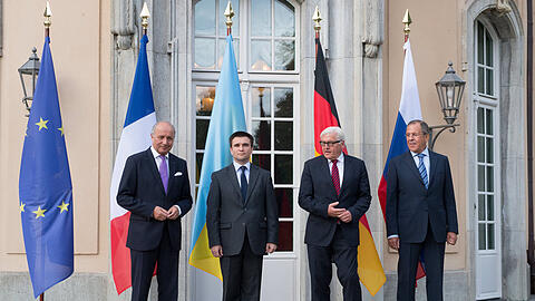 Die Außenminister Frankreichs, der Ukraine, Deutschlands und Russlands Laurent Fabius (l-r), Pawel Klimkin, Frank-Walter Steinmeier (SPD) und Sergej Lawrow treffen sich am 17.08.2014 in Berlin um zur Lage in der Ukraine zu konferieren.