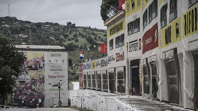 An der einstigen Boxengasse der Targa Florio nagt der Zehn der Zeit An der einstigen Boxengasse der Targa Florio nagt der Zehn der Zeit