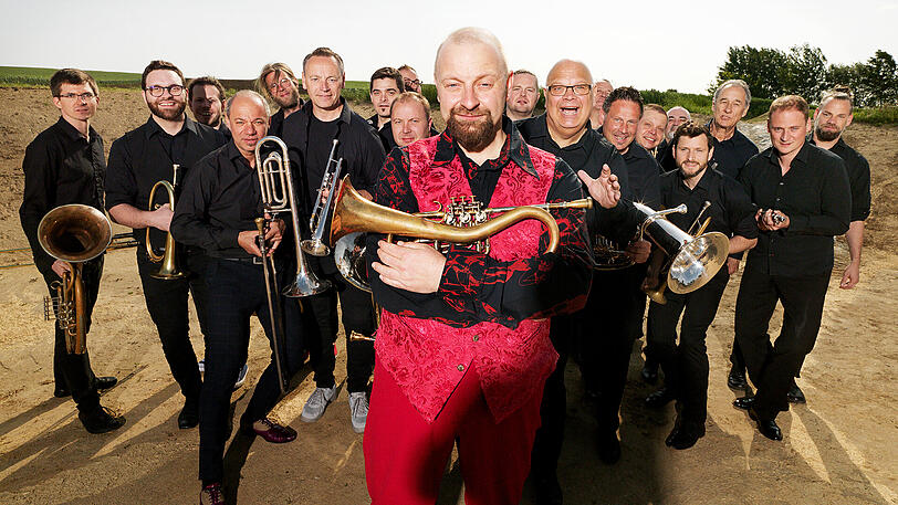 Blasmusik Supergroup – mit Musikern der Wiener Philharmoniker, LaBrassBanda, Mnozil Brass, Da Blechhauf'n, Egerländer Musikanten u. a.