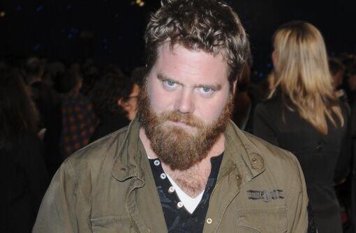 20. Juni: Ryan Dunn (34): &bdquo;Jackass&ldquo;-Darsteller Ryan Dunn kam bei einem Autounfall ums Leben. Dunn wurde mit der &bdquo;Jackass&ldquo;-Serie beim Sender MTV und den gleichnamigen drei Kinofilmen bekannt. Zuletzt war er 2010 in &bdquo;Jackass 3D&ldquo; auf der Leinwand zu sehen.