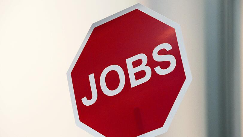 Wegen der hohen Flüchtlingszahlen sind viele neue Jobs entstanden. Foto: Martin Schutt/Illustration Wegen der hohen Flüchtlingszahlen sind viele neue Jobs entstanden. Foto: Martin Schutt/Illustration