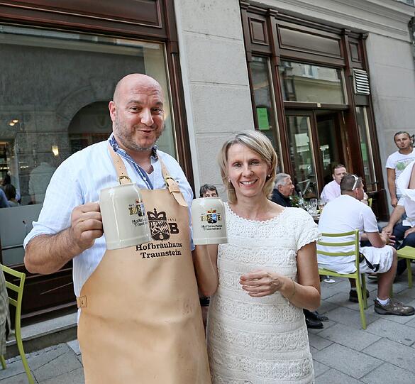 Kleines Jubiläum: Die Brasserie L'Atelier feiert fünfjähriges Bestehen. Münchner Promis feierten mit Inhaber Thierry Leoncelli. Die Bilder